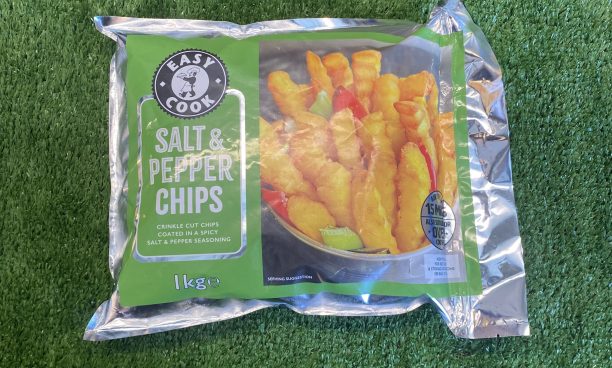 salt & pepper crinkle chips 1kg (limited edition)