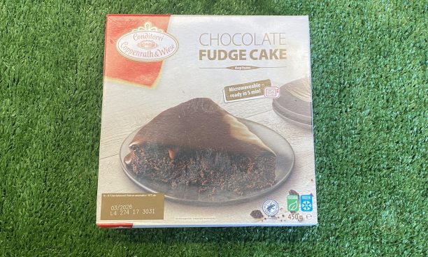 XL chocolate fudge cake (limited edition)