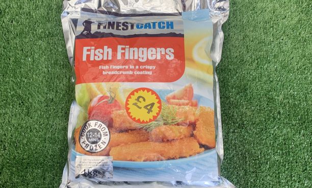 large 1kg pack of fish fingers (finest catch)