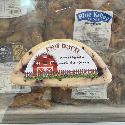 Block of Wensleydale & blueberry cheese (900g+)