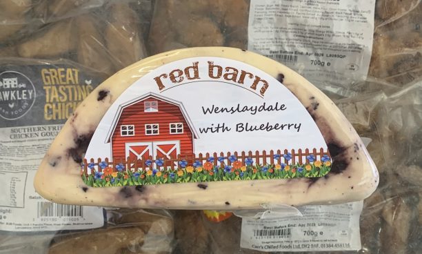 Block of Wensleydale & blueberry cheese (900g+)