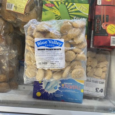 Large pack of breaded chicken nuggets 700g