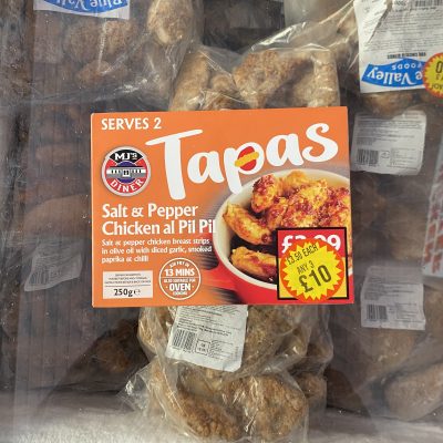 Salt & pepper chicken al pil pil (chicken strips) tapas collection