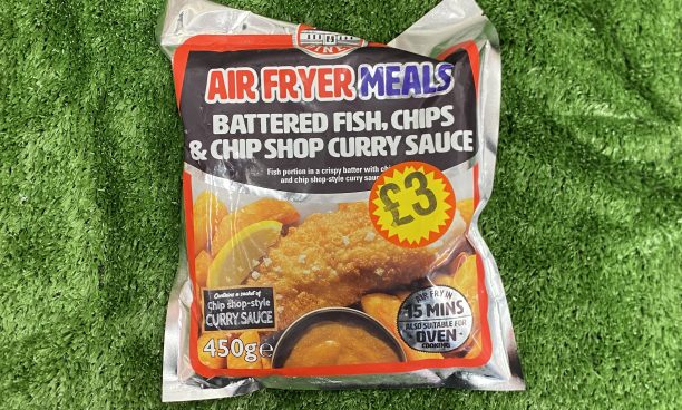 Airfryer meals: battered fish, chip shop chips & curry sauce (new)